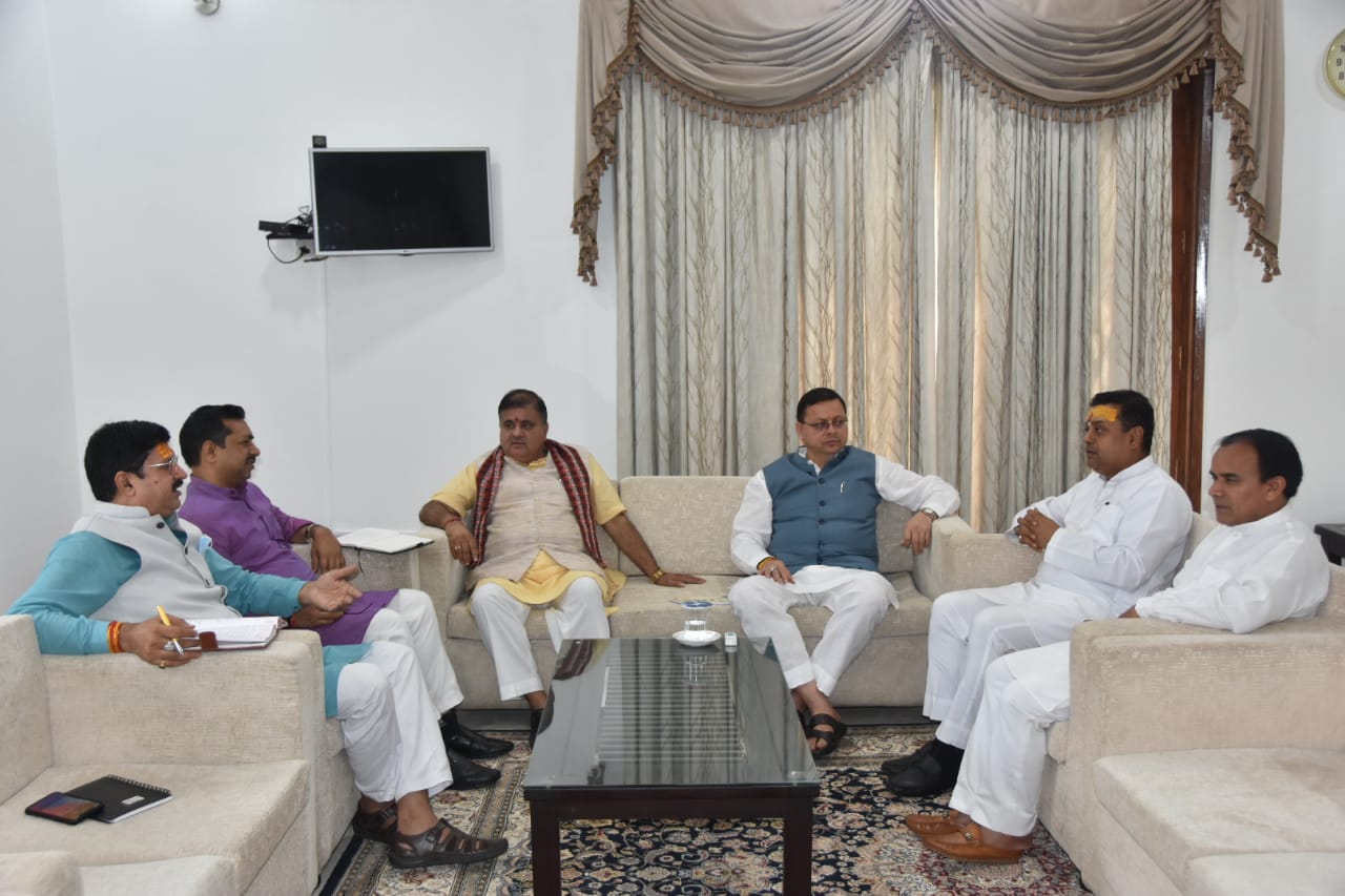 CM पुष्कर सिंह धामी ने BJP के राष्ट्रीय प्रवक्ता संबित पात्रा के साथ उत्तराखण्ड में हर घर तिरंगा अभियान की तैयारियों के संबंध मे किया विचार विमर्श….