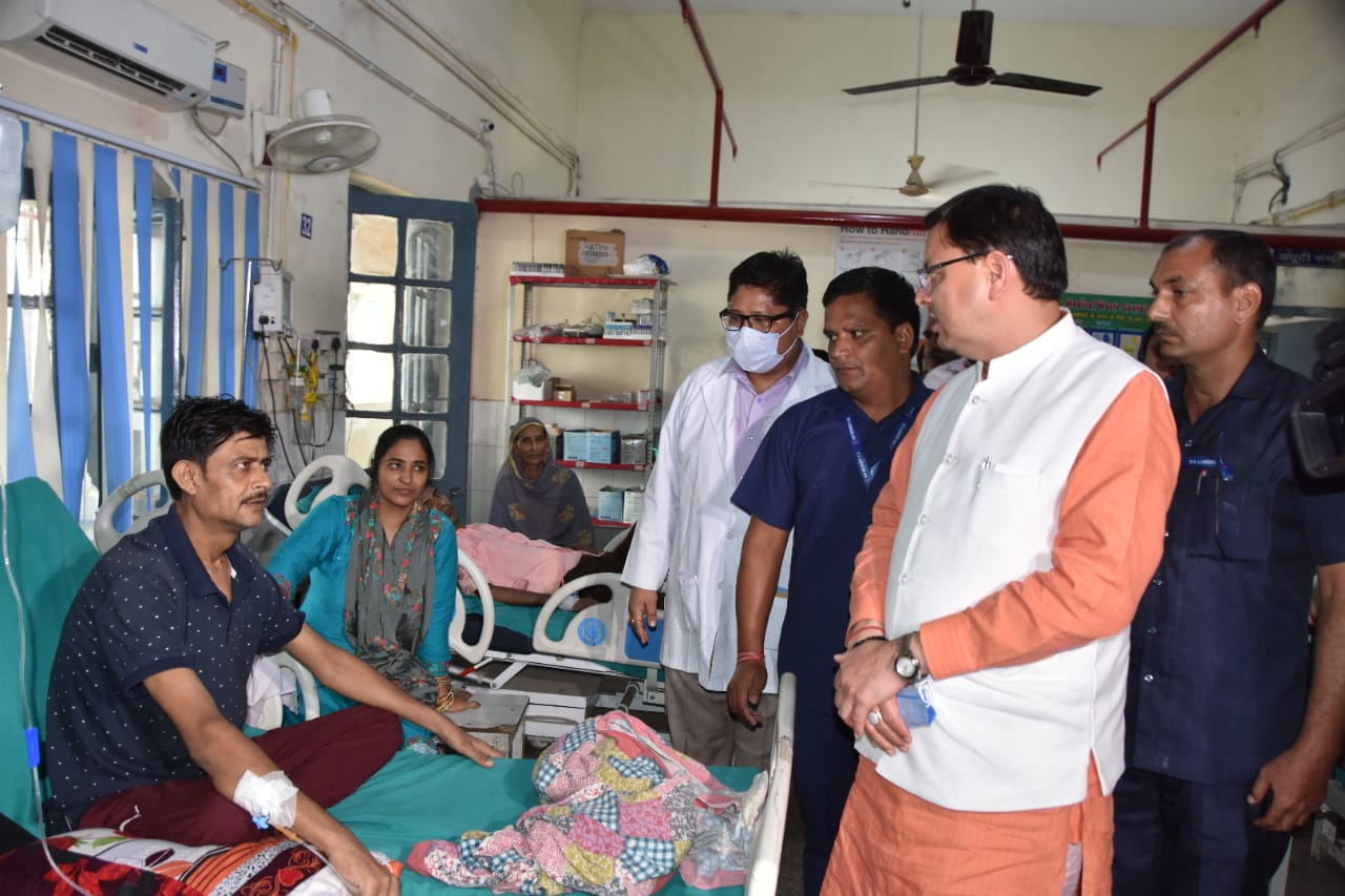 CM पुष्कर सिंह धामी ने दून अस्पताल का किया औचक निरीक्षण….