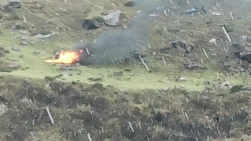 केदारनाथ धाम में हेलीकॉप्टर क्रैश, पायलट समेत 7 लोगों की मौत….