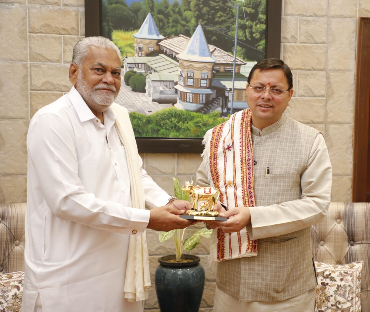 CM पुष्कर सिंह धामी ने नई दिल्ली में केंद्रीय मंत्री परुषोत्तम रूपाला से की मुलाकात….