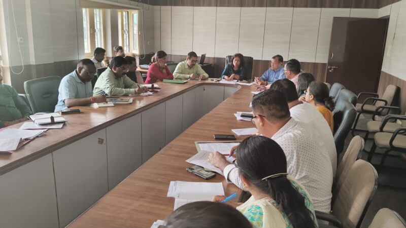 सीडीओ झरना कमठान ने जिले में मेरी माटी मेरा देश अभियान को भव्य स्वरूप देने के लिए ली बैठक, अधिकारियों को दिए आवश्यक दिशा निर्देश