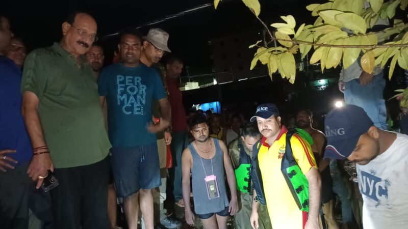 ऋषिकेश : ढालवाला व खारा स्रोत क्षेत्र में अतिवृष्टि से हुआ जलभराव, SDRF ने चलाया राहत एवं बचाव अभियान
