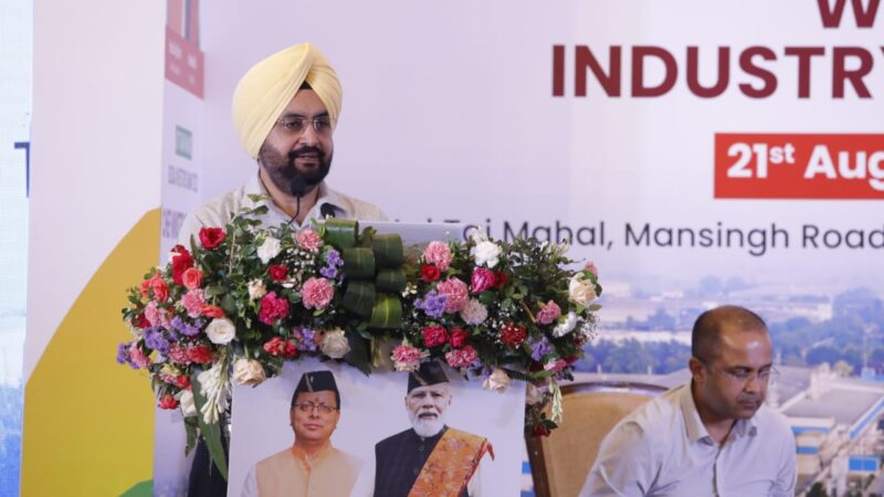 मुख्यमंत्री पुष्कर सिंह धामी ने नई दिल्ली में उद्यमियों से किया संवाद, उत्तराखण्ड को अपनी कर्मभूमि बनाने का किया आह्वान