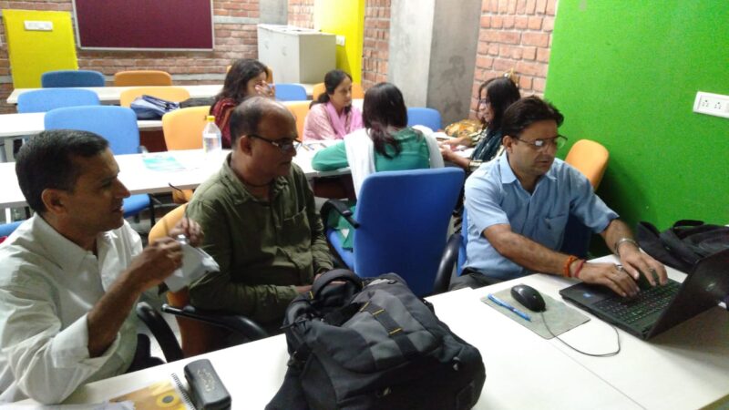 उत्तराखंड में पहले शिक्षक और फिर विद्यार्थी सीखेंगे सड़क सुरक्षा के नियम, यहां हो रहा मंथन