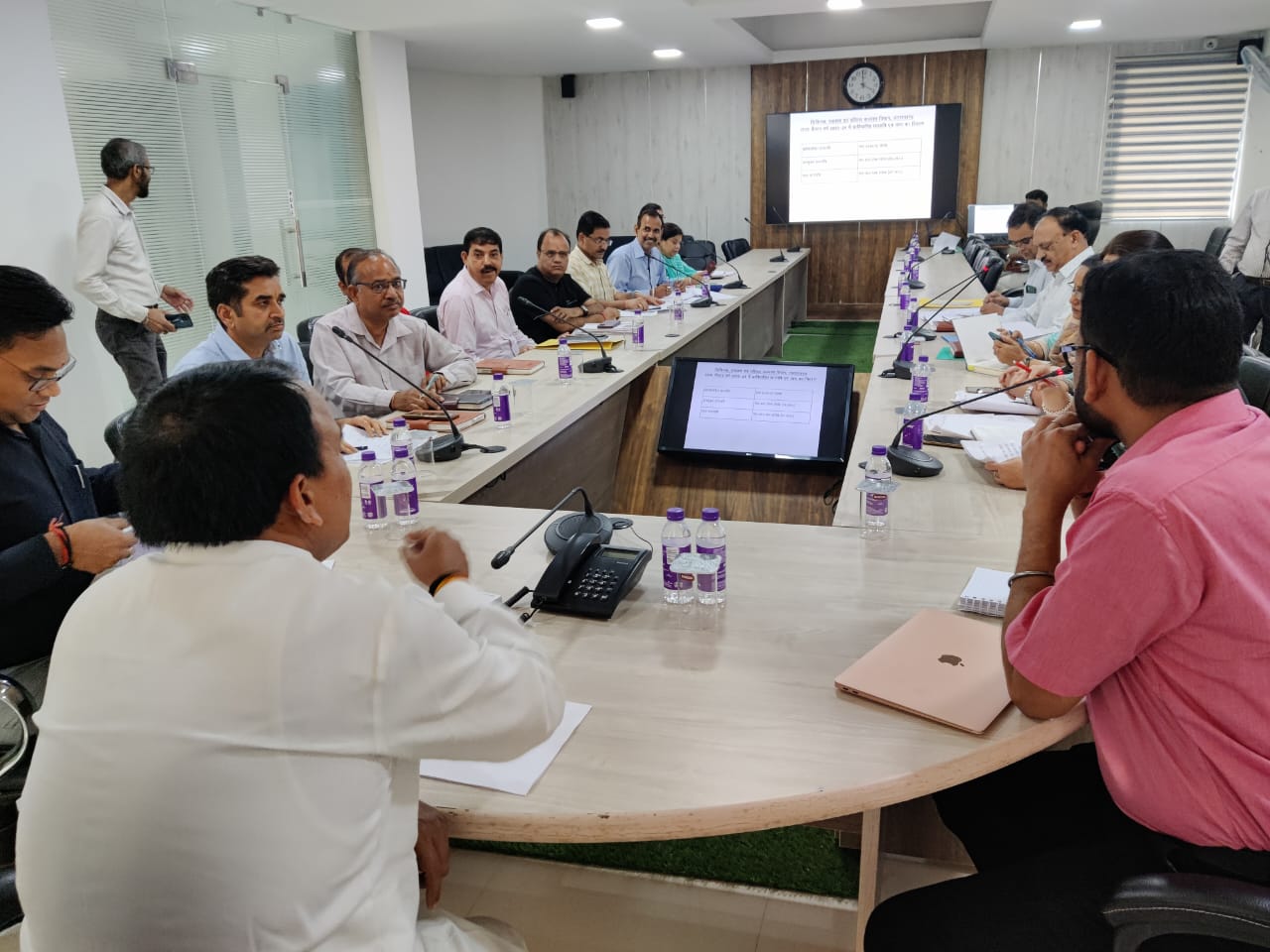 स्वास्थ्य मंत्री डॉ. धन सिंह रावत ने ली चिकित्सा स्वास्थ्य विभाग की समीक्षा बैठक, कहा विभागीय बजट को समय पर खर्च करें अधिकारी, कार्यदायी संस्थाएं नियत समय पर पूर्ण करें निर्माण कार्य