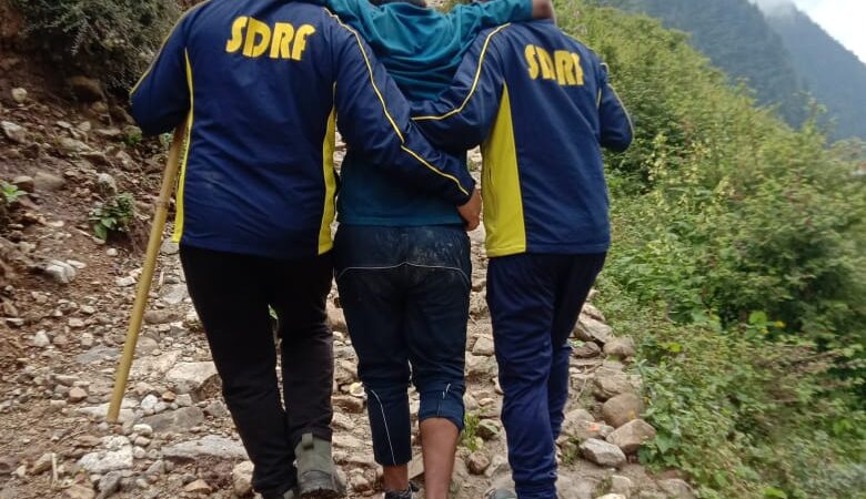 श्री केदारनाथ यात्रा मार्ग पर श्रद्धालु हुआ घायल, एसडीआरएफ ने रेस्क्यू कर पहुंचाया अस्पताल