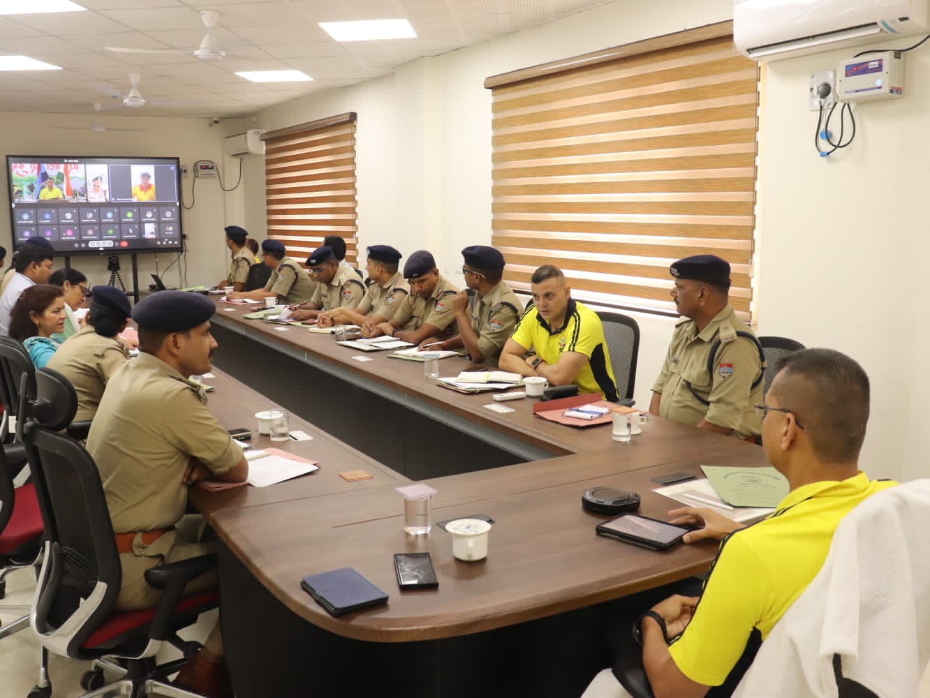 कमांडेंट मणिकांत मिश्रा ने SDRF मुख्यालय जॉलीग्रांट में लिया मासिक सम्मेलन, दिए गए आवश्यक दिशा निर्देश