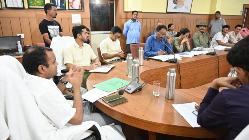 डीएम मयूर दीक्षित की अध्यक्षता में गंगा नदी राफ्टिंग प्रबन्धन समिति की बैठक आयोजित, दिए निर्देश