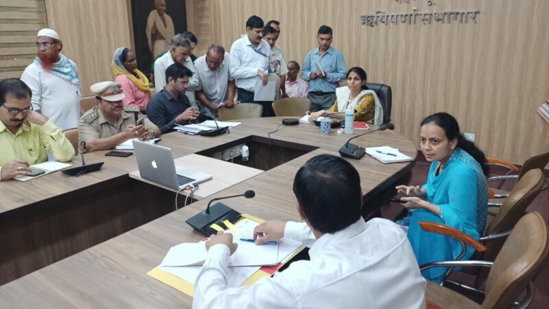 डीएम सोनिका ने सुनी जन समस्याएं, 107 शिकायतें हुई दर्ज, अधिकारियों को दिए आवश्यक दिशा निर्देश