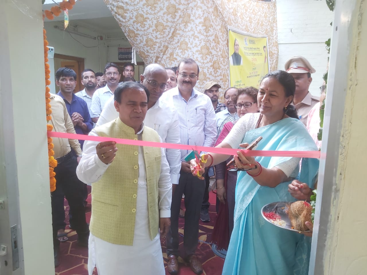 उत्तराखंड सचिवालय में खुला केंद्रीय भंडारण का आउटलेट,  बाजार दर से 35% सस्ते में मिलेगा ब्रांडेड सामान, सहकारिता मंत्री डॉ. धन सिंह रावत ने किया शुभारम्भ