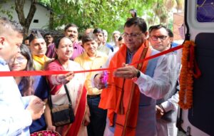 मुख्यमंत्री पुष्कर सिंह धामी ने कम्प्यूटर ऑन व्हील वाहन का किया फ्लैग ऑफ