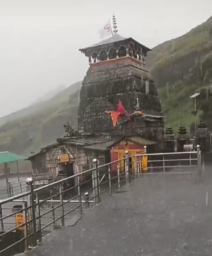 विश्व के सबसे ऊंचाई पर स्थित शिव मंदिर तृतीय केदार श्री तुंगनाथ मंदिर  की शिखर स्थित छतरी का जीर्णोद्धार कार्य का शुभारंभ तथा विधि- विधान से  कलश उतारा