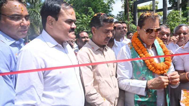 कैबिनेट मंत्री डॉ. प्रेम चन्द्र अग्रवाल ने शहरी आजीविका मेला में किया प्रतिभाग, विभिन्न निर्माण कार्यों का शिलान्यास कर इन वेंडिंग जोन का किया लोकार्पण