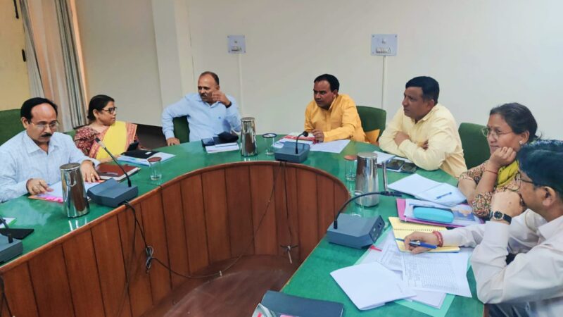 श्रीनगर विधानसभा क्षेत्र में बनेंगे 10 कलस्टर व 07 पीएम-श्री स्कूल, शिक्षा मंत्री डॉ. धन सिंह रावत ने कहा शीघ्र तैयार करें डीपीआर, राज्य सेक्टर तथा समग्र शिक्षा के निर्माण कार्य जल्द करें पूर्ण