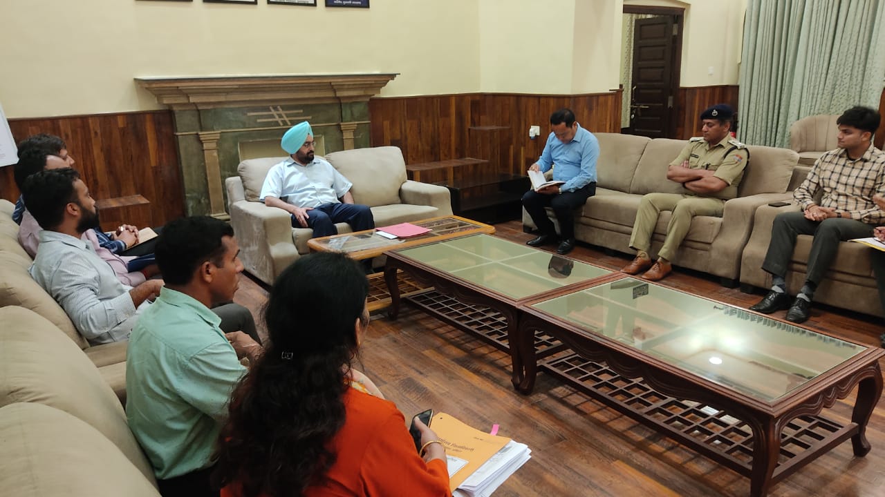 हरिद्वार : मुख्य सचिव डॉ. एसएस सन्धु ने ली जनपदीय अधिकारियों की बैठक, दिए दिशा-निर्देश