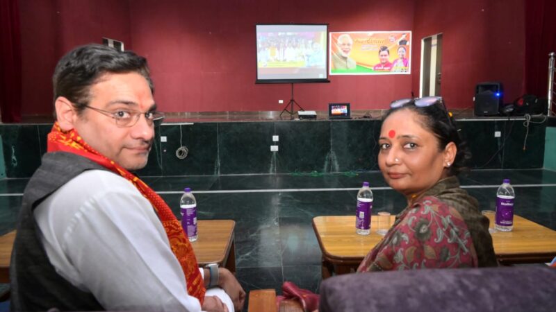 विधानसभा अध्यक्ष ऋतु खण्डूडी और कैबिनेट मंत्री सौरभ बहुगुणा ने कार्यकर्ताओं के साथ सुना मन की बात कार्यक्रम