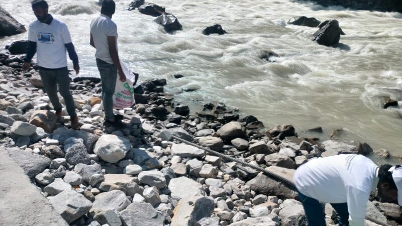 स्वच्छ नदियों के लिए प्रदेश भर में चलाया गया स्वच्छता अभियान, हरिद्वार जिले के ब्लॉक बाहदराबाद के ग्राम औरंगाबाद में स्वच्छता अभियान के माध्यम से लोगों को किया गया जागरूक