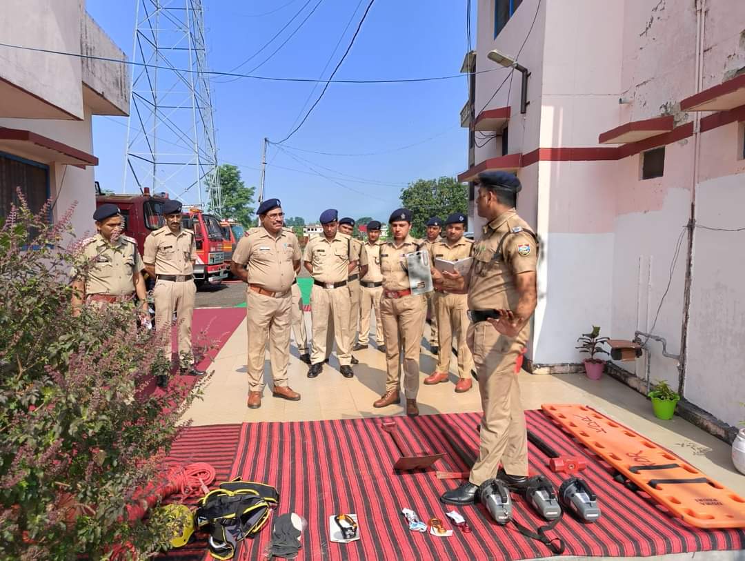 अपर पुलिस अधीक्षक ने किया फायर स्टेशन कोटद्वार का अर्द्धवार्षिक निरीक्षण