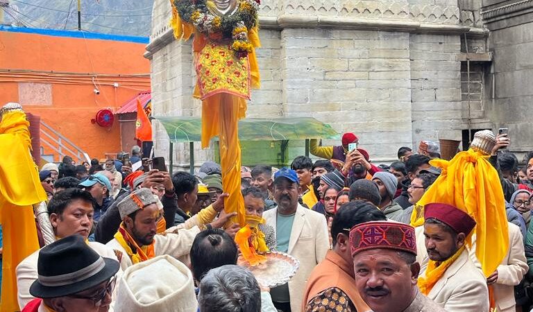 माणा घंटाकर्ण ने भगवान बदरीविशाल को मातामूर्ति आने का दिया आमंत्रण