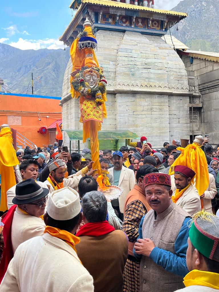 माणा घंटाकर्ण ने भगवान बदरीविशाल को मातामूर्ति आने का दिया आमंत्रण