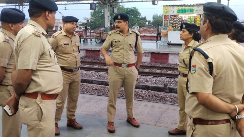 एसपी रेलवेज अजय गणपति ने कलियर मेला में कानून एवं सुरक्षा व्यवस्था व पाकिस्तानी जायरीन के आगमन के दृष्टिगत रेलवे स्टेशन रुड़की व मेला क्षेत्र का किया निरीक्षण, दिये आवश्यक दिशा-निर्देश 