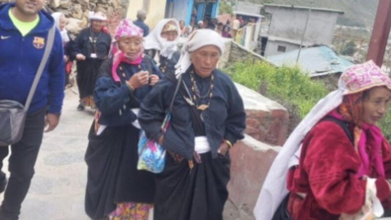 विश्व पर्यटन दिवस पर सीमान्त गांव माणा में चलाया गया स्वच्छता अभियान