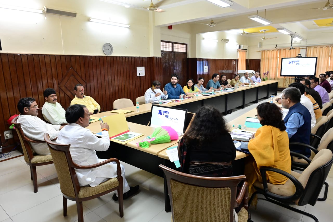 स्वास्थ्य मंत्री डॉ. धन सिंह रावत ने टीबी मुक्त और आयुष्मान गांव घोषित करने के दिये टारगेट, पौड़ी जिले में हर दिन बनाए जाय 10 हजार आयुष्मान कार्ड