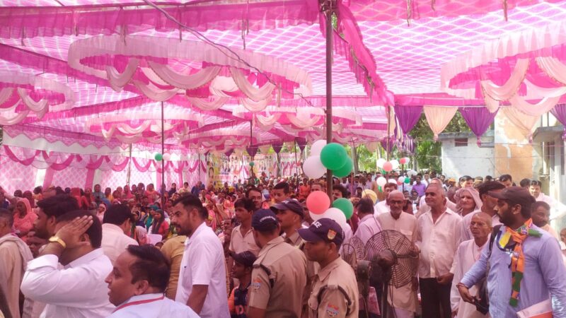 एडिप योजना के अंतर्गत खानपुर ब्लॉक में दिव्यांगजनों को सहायक उपकरण किये गये प्रदान, सांसद डॉ. रमेश पोखरियाल निशंक ने  पीएम आवास योजना के तहत चयनित लाभार्थियों को की उनके आवास की चाबी भेंट