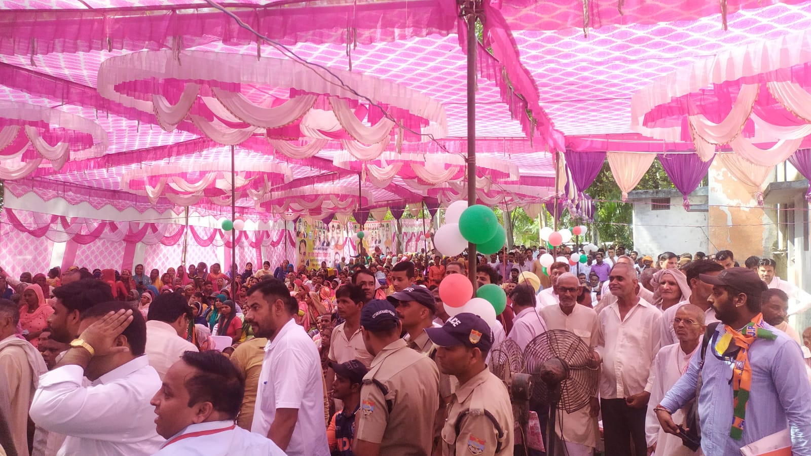 एडिप योजना के अंतर्गत खानपुर ब्लॉक में दिव्यांगजनों को सहायक उपकरण किये गये प्रदान, सांसद डॉ. रमेश पोखरियाल निशंक ने  पीएम आवास योजना के तहत चयनित लाभार्थियों को की उनके आवास की चाबी भेंट