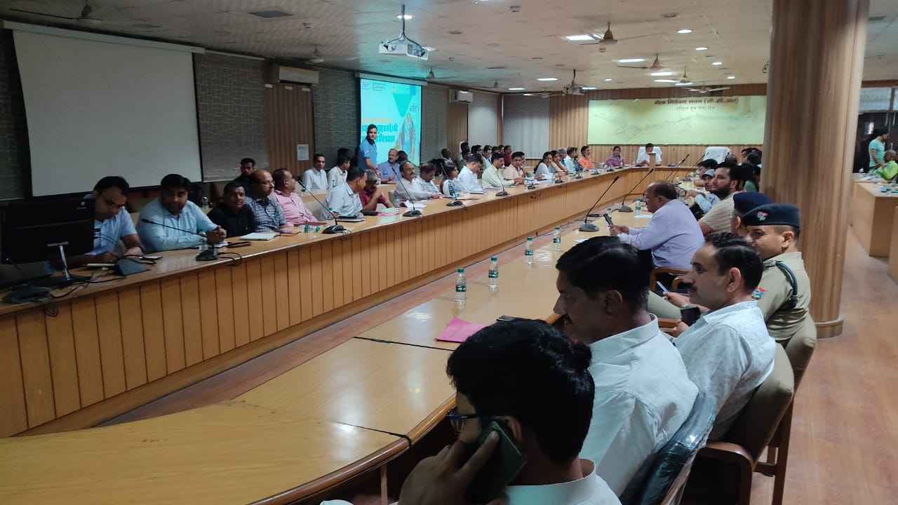 सांसद डॉ. रमेश पोखरियाल निशंक की अध्यक्षता में स्वच्छता को लेकर बैठक आयोजित, इन मुद्दों पर हुआ विचार विमर्श