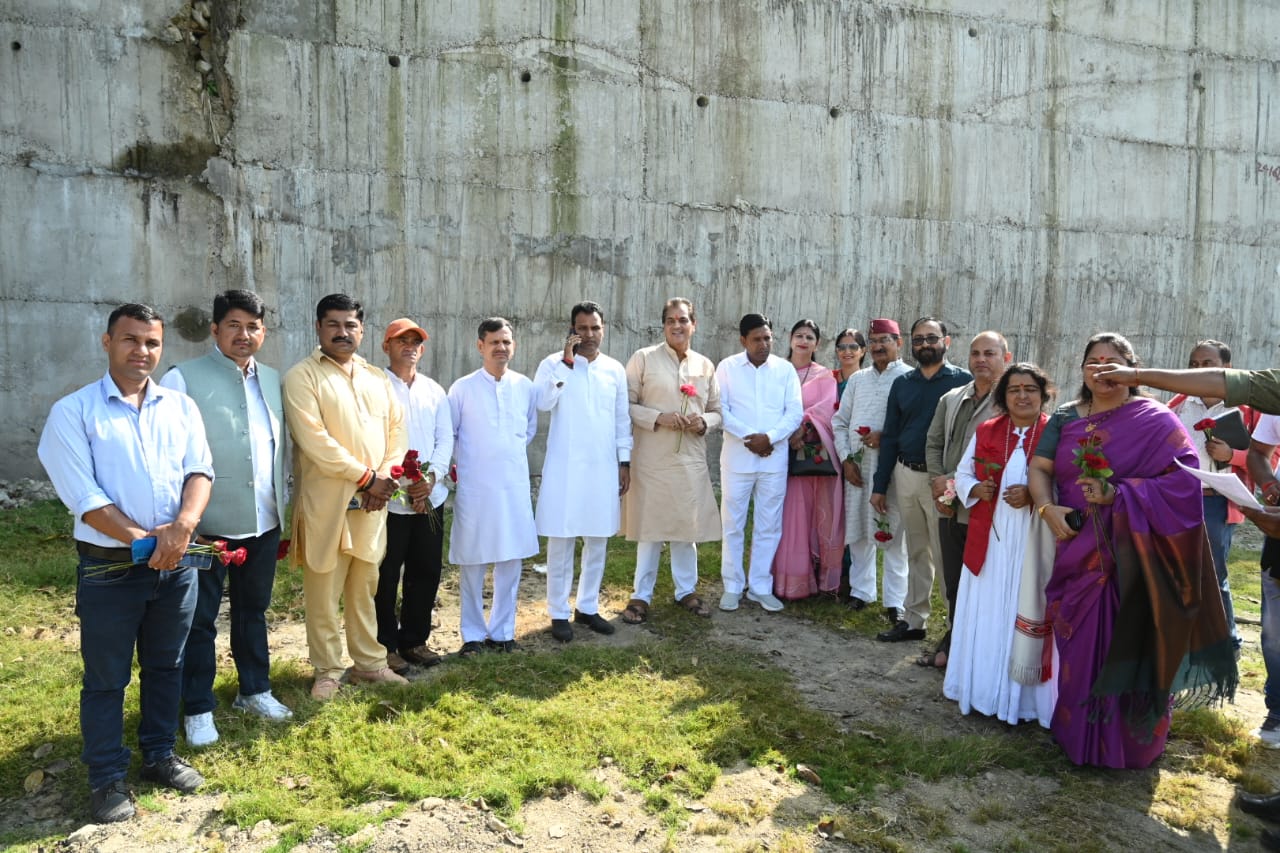 मुख्यमंत्री पुष्कर सिंह धामी और मुख्यमंत्री उत्तर प्रदेश योगी आदित्यनाथ का नरेन्द्रनगर पहुँचने पर हुआ स्वागत
