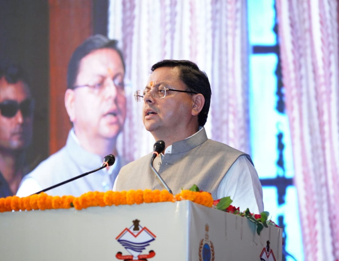 वनों की सुरक्षा में लगे वन कर्मियों को भी अत्याधुनिक शस्त्र चलाने तथा अर्द्धसैनिक बलों की भांति प्रशिक्षित करने की है आवश्यकता – मुख्यमंत्री पुष्कर सिंह धामी