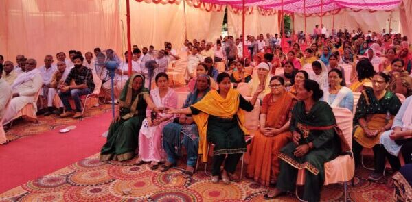 सांसद डॉ. रमेश पोखरियाल की अध्यक्षता में विकास खण्ड रूड़की परिसर में मेरी माटी मेरा देश के अन्तर्गत कलश यात्रा का  किया गया आयोजन