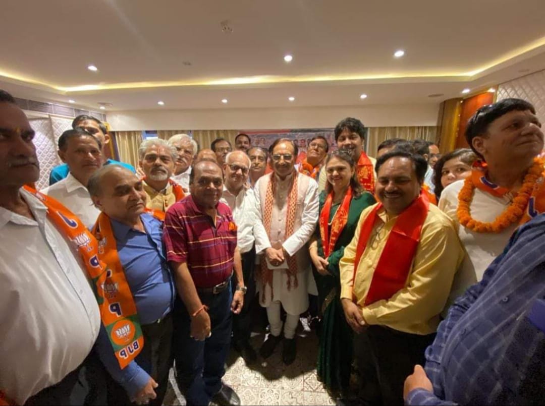 स्वराज फाउंडेशन के कार्यक्रम में सांसद डॉ. रमेश पोखरियाल निशंक ने चिकित्सकों को किया सम्मानित, वैद्य टेक वल्लभ को सम्मानित करते हुए कही यें बात …..