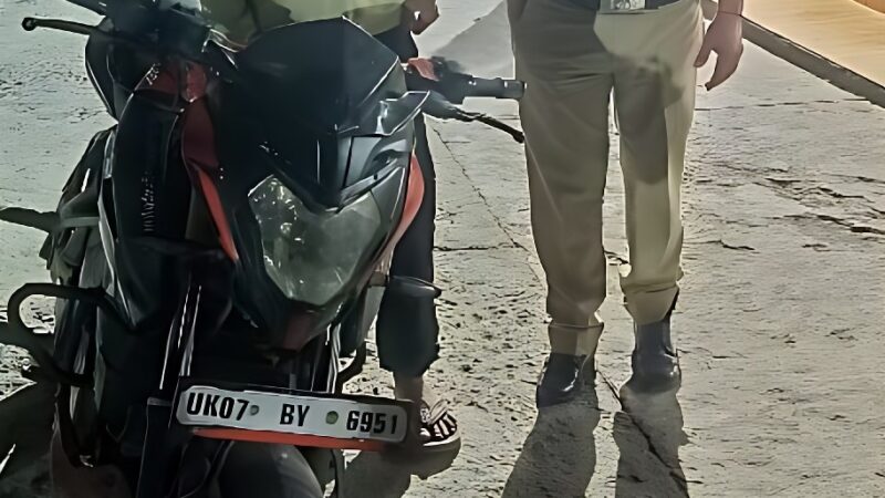 महंगा पड़ा नाबालिग बेटे को वाहन देना, गोपेश्वर पुलिस ने सीज कर काटा 38 हजार से अधिक का चालान