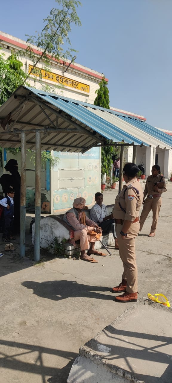 जीआरपी ने चलाया रेलवे स्टेशनों पर चेकिंग अभियान, थानाध्यक्ष ममता गोला ने इकबालपुर में गन्ना चरखी मालिकों के साथ गोष्ठी कर दी जानकारी