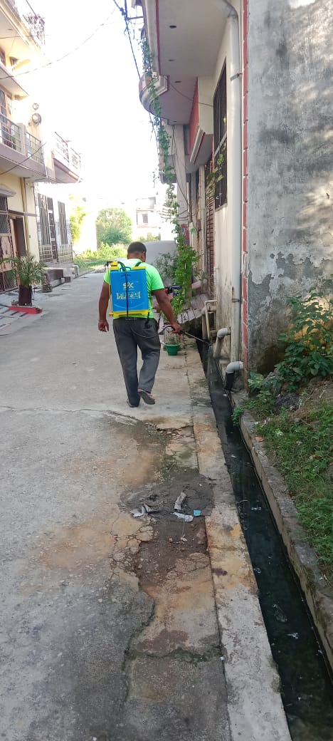 डीएम धीराज सिंह गर्ब्याल के निर्देश पर डेंगू के खिलाफ अभियान जारी, जिले में दवा छिडकाव के साथ ब्लड सैम्पलिंग व जांच शिविरों का किया जा रहा है आयोजन