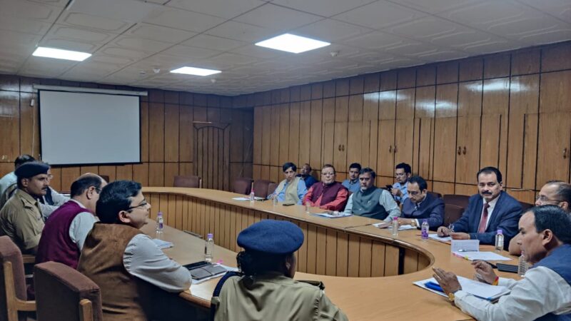 खाद्य पदार्थों में मिलावट रोकने को चलायें विशेष अभियान – कैबिनेट मंत्री डॉ. धन सिंह रावत