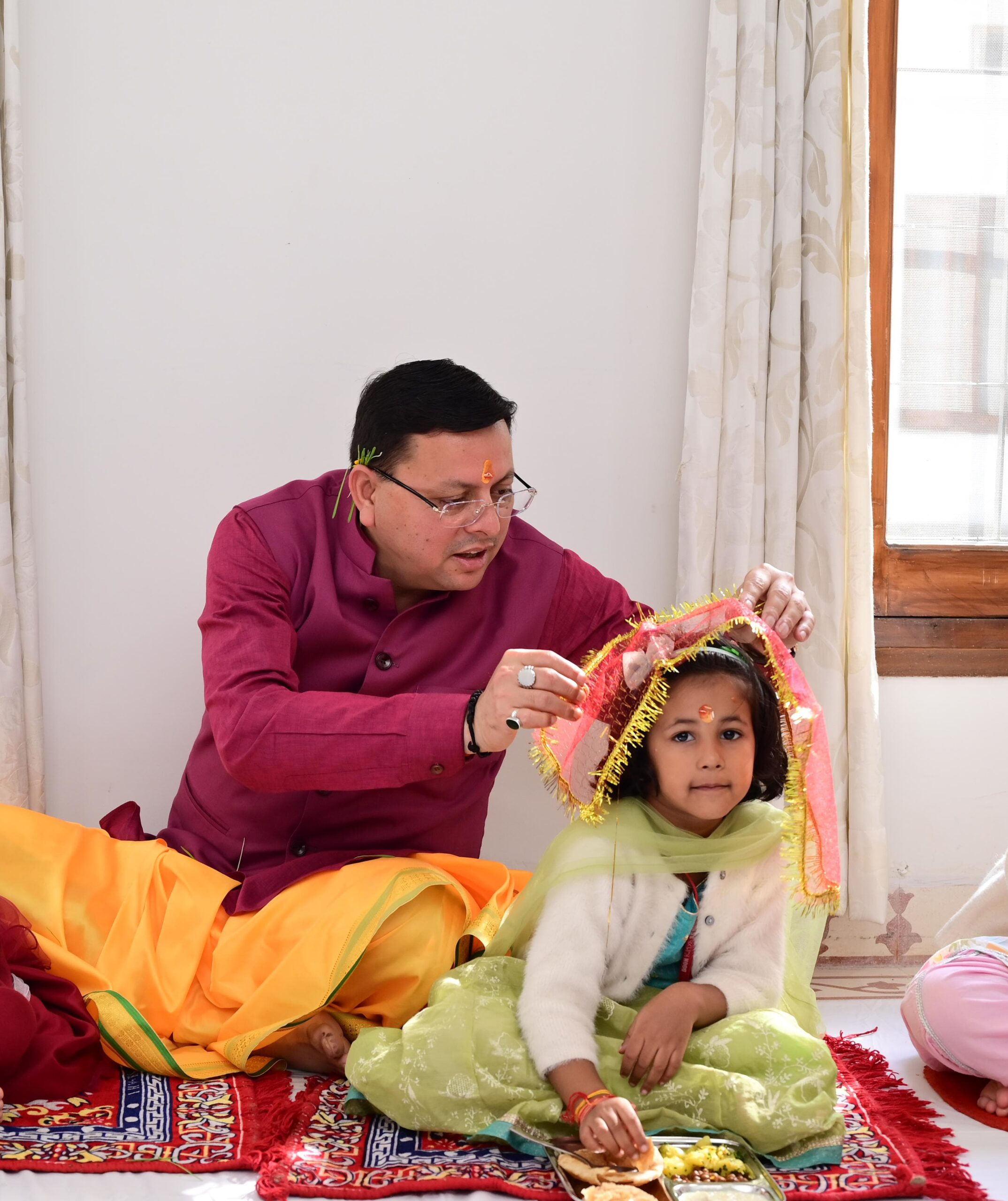 मुख्यमंत्री पुष्कर सिंह धामी ने किया विधि-विधान से कन्या-पूजन; हवन कर की प्रदेशवासियों के सुख, समृद्धि की कामना