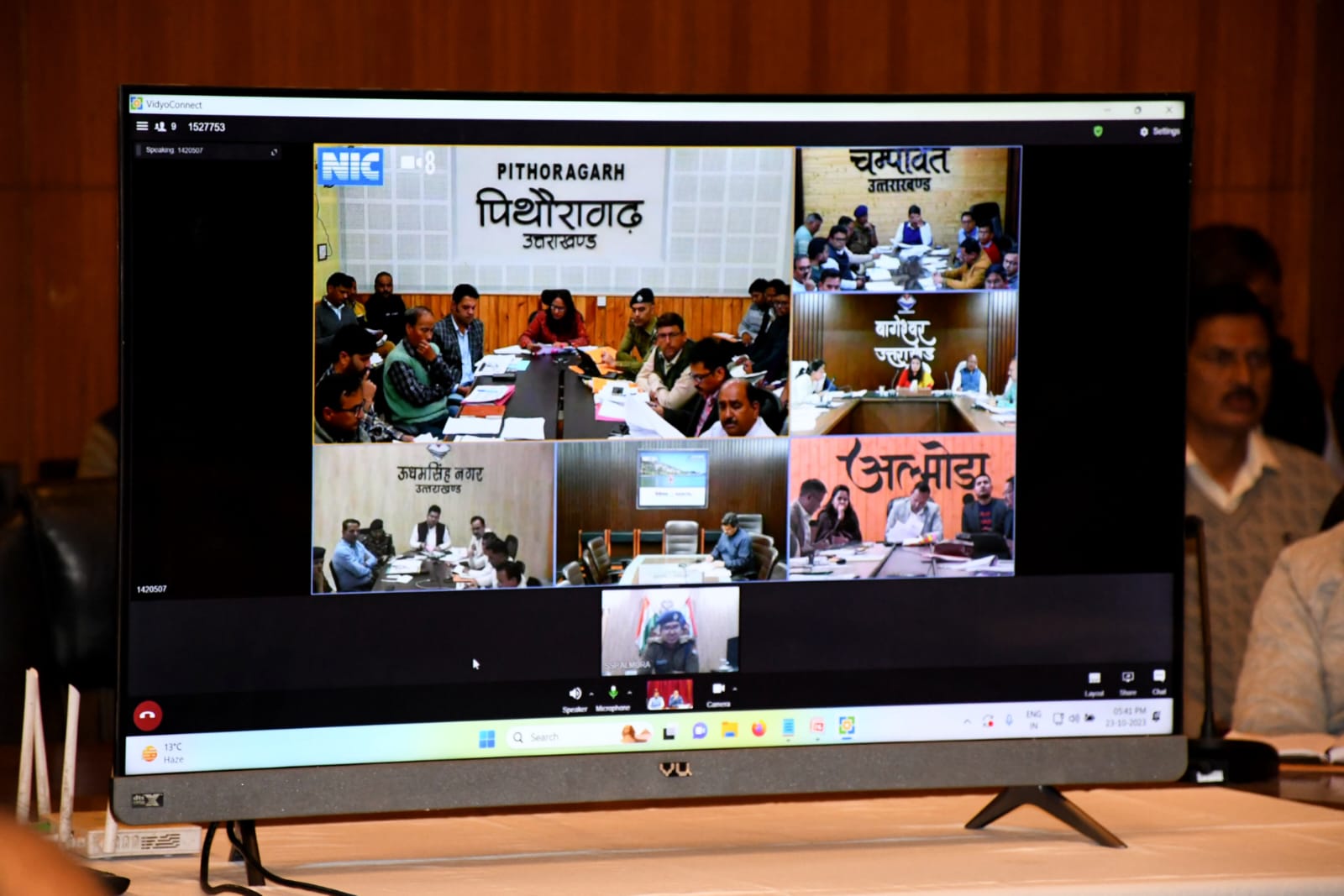 मुख्यमंत्री पुष्कर सिंह धामी ने अधिकारियों को दी हिदायत, कहा अपनी निर्माणाधीन योजनाओं की जानकारी टिप्स पर होनी चाहिए, बैठक में प्रतिभाग करने से पहले अपना होमवर्क कर लें अधिकारी 