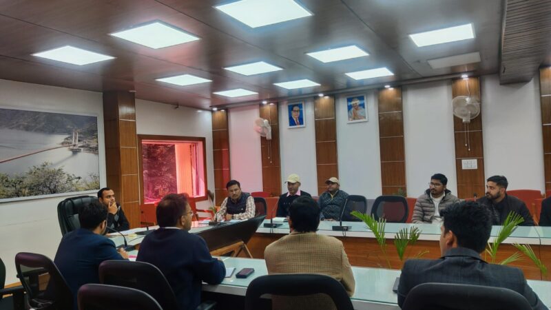 डीएम मयूर दीक्षित की अध्यक्षता में जिला उज्जवला समिति की बैठक आयोजित, दिए निर्देश