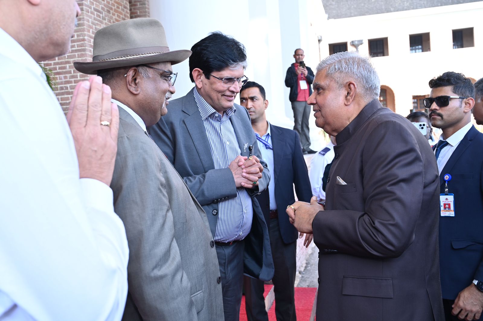 विकास और पर्यावरण संरक्षण के बीच संतुलन बनाने की जरूरत – उपराष्ट्रपति जगदीप धनखड़