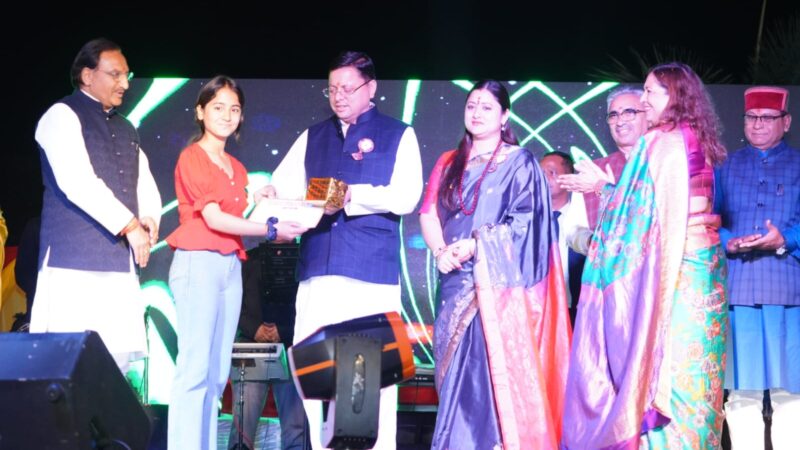 मुख्यमंत्री पुष्कर सिंह धामी ने 53.43 करोड़ लागत के पुलिस लाईन के प्रशासनिक भवनों, बैरकों तथा आवासीय भवनों का किया शिलान्यास एवं लोकार्पण, कहा राज्य सरकार पुलिस विभाग के आधुनिकीकरण के लिए प्रतिबद्ध 