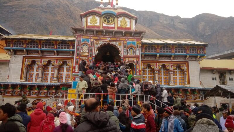 चंद्रग्रहण की समाप्ति पश्चात बदरी- केदार सहित अधीनस्थ मंदिरों में विधिवत पूजा-अर्चना शुरू