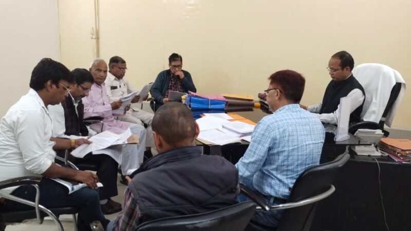 एडीएम पीएल शाह की अध्यक्षता में राजनैतिक दलों के प्रतिनिधियों के साथ बैठक आयोजित