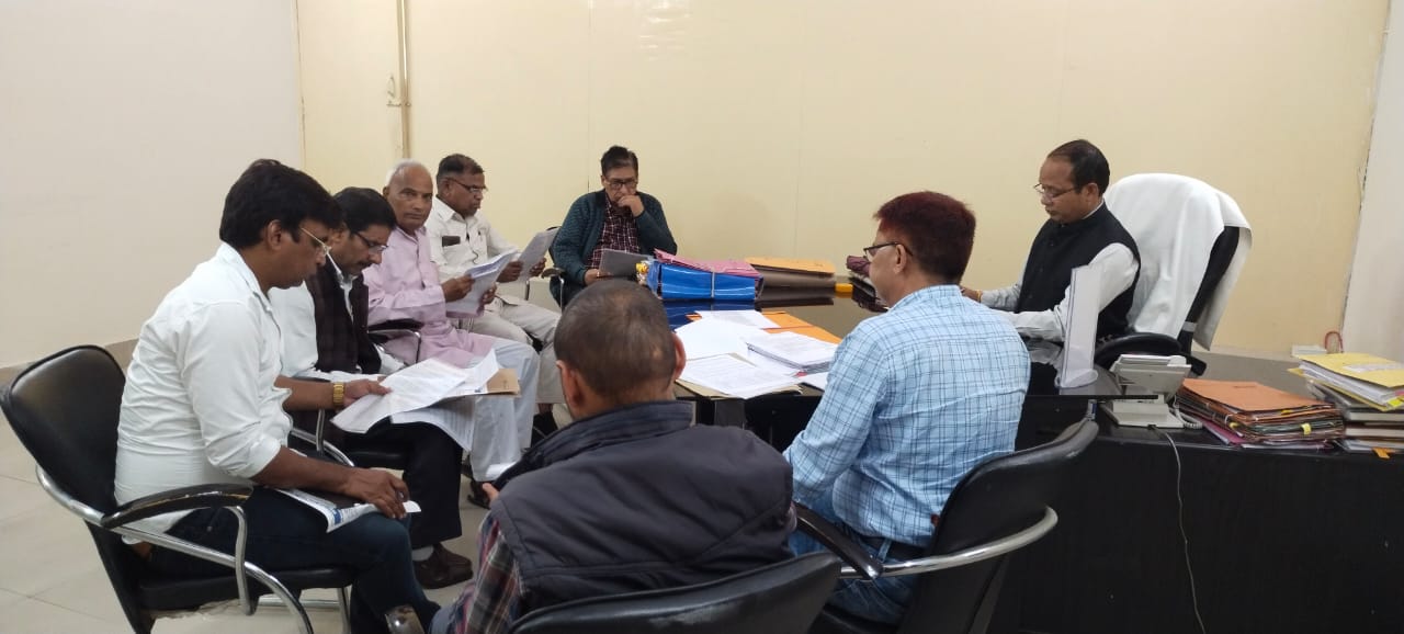 एडीएम पीएल शाह की अध्यक्षता में राजनैतिक दलों के प्रतिनिधियों के साथ बैठक आयोजित