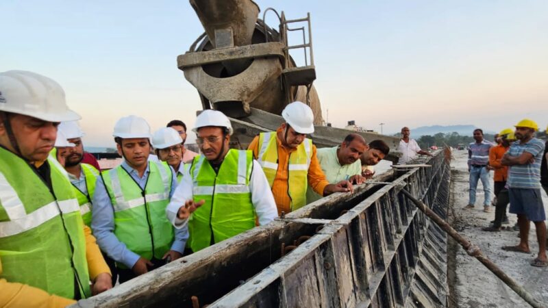 सांसद डॉ. रमेश पोखरियाल निशंक ने शांतिकुंज निर्माणाधीन फ्लाईओवर का किया स्थलीय निरिक्षण, दिए आवश्यक दिशा निर्देश