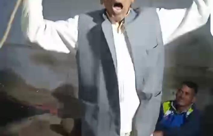 उम्र के आखिरी पड़ाव में भी रामलीला के मंच पर रावण का अभिनय करते हैं रिखणीखाल के झर्त निवासी उम्मेद सिंह रावत