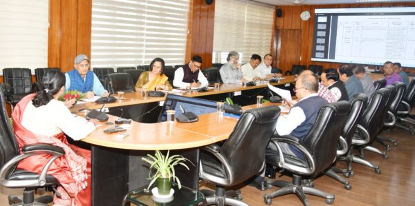 एसीएस राधा रतूड़ी ने मुख्यमंत्री उत्तराखंड की घोषणाओं के तहत किये जाने वाले कार्य शीर्ष प्राथमिकता और समयबद्धता पूरा करने के दिए निर्देश, कहा विभागो को अपने आन्तरिक विभाजनों को समाप्त कर समन्वय से कार्य करने की नसीहत 