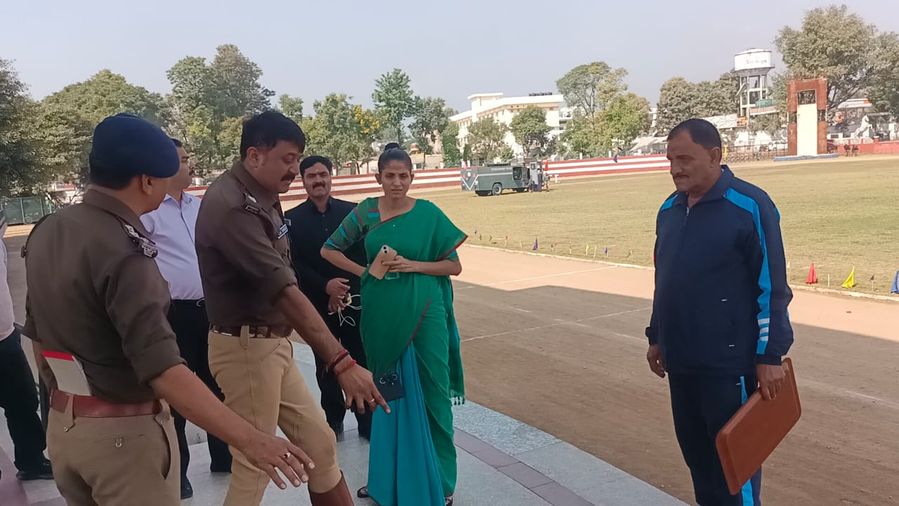 डीएम सोनिका ने राष्ट्रपति द्रोपदी मुर्मू के भ्रमण कार्यक्रम की तैयारियों को लेकर पुलिस लाईन रेसकोर्स ग्राउंड का स्थलीय निरीक्षण कर व्यवस्थाओं का लिया जायजा, अधिकारियों को दिए आवश्यक दिशा निर्देश